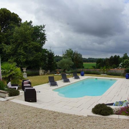 Villa Le Petit Nid Neuillé-le-Lierre Esterno foto